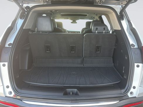 Used 2020 Buick Enclave Premium w/ Sun and Sites Package FWD image 28