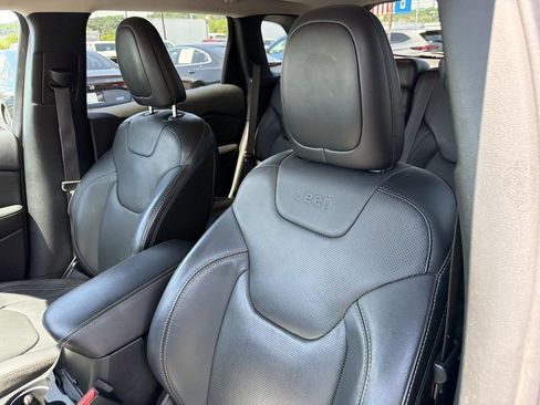 Used 2016 Jeep Cherokee Limited w/ Luxury Group FWD image 22
