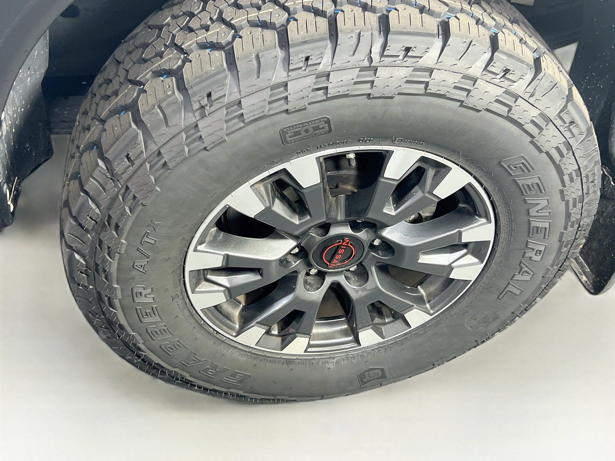 Used 2024 Nissan Titan PRO-4X w/ Pro-4x Convenience Package AWD/4WD image 31