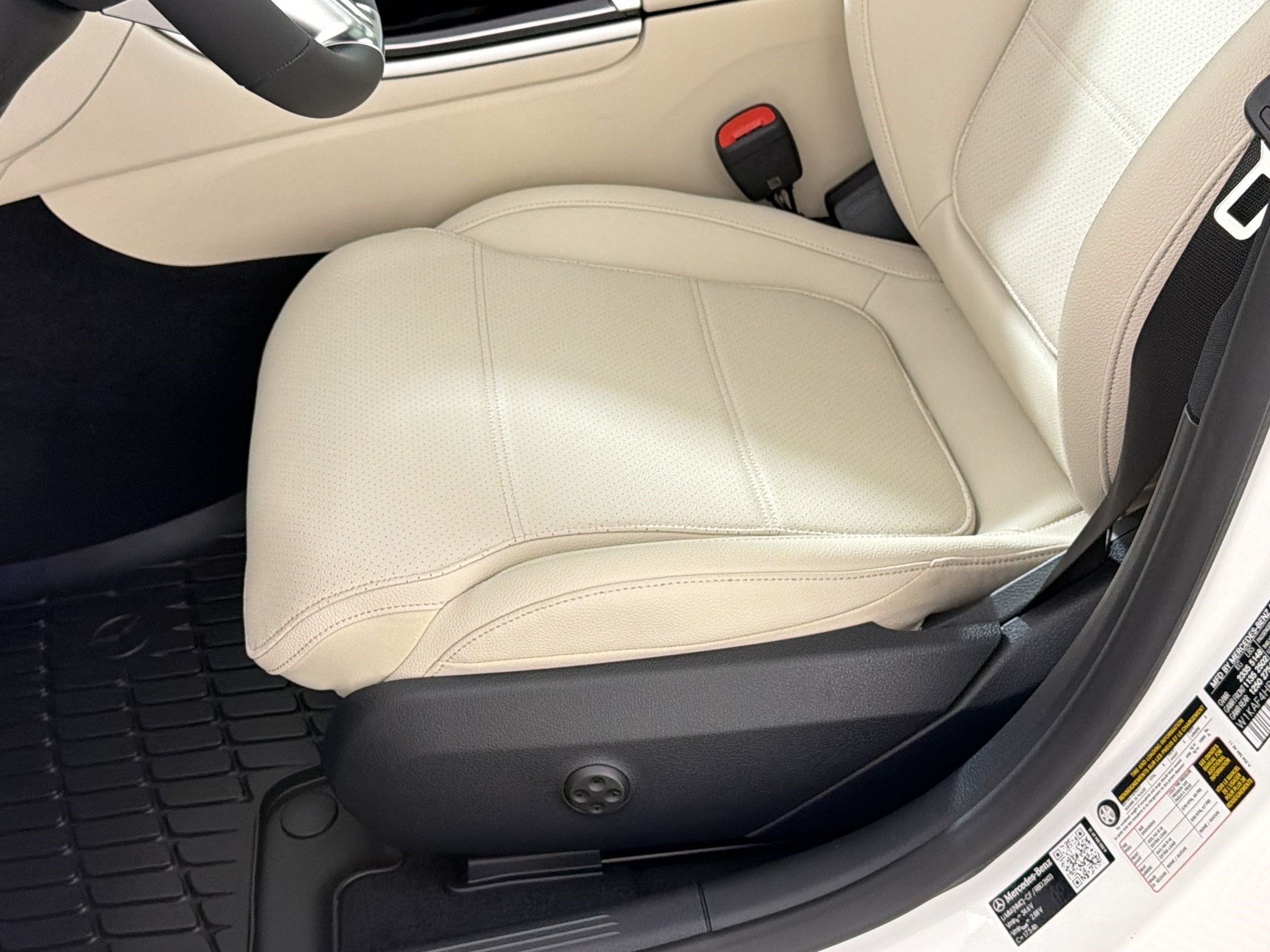 Used 2026 Mercedes-Benz C 300 4MATIC Sedan image 14