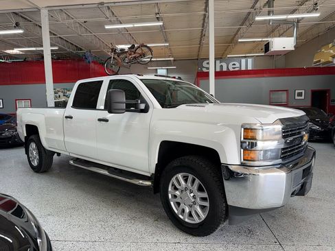 Used 2015 Chevrolet Silverado 3500 LT AWD/4WD image 8