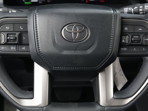 New 2026 Toyota 4Runner Limited AWD/4WD image 18