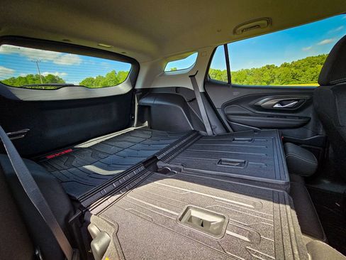 Used 2023 GMC Terrain SLE w/ Driver Convenience Package AWD/4WD image 35