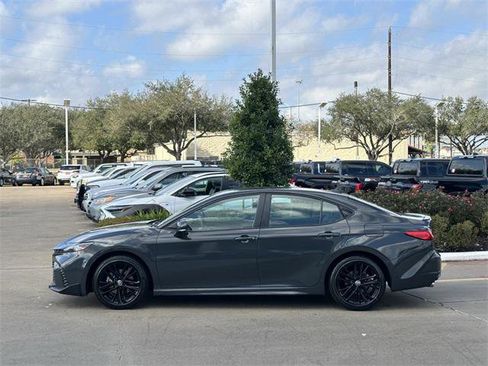Certified 2025 Toyota Camry SE image 4