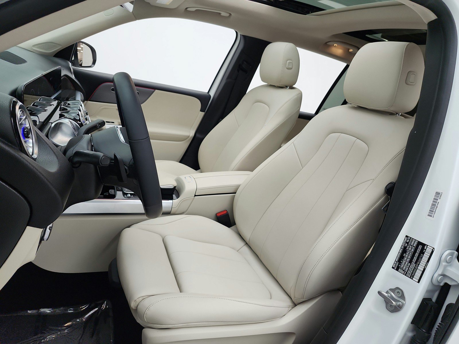 Used 2023 Mercedes-Benz GLB 250 image 10