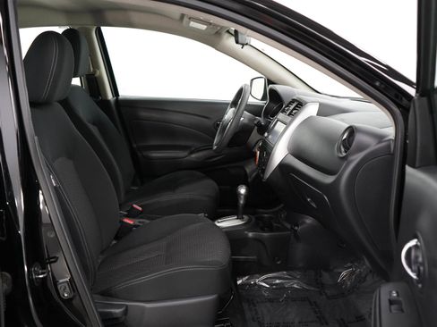 Used 2018 Nissan Versa SV FWD image 11