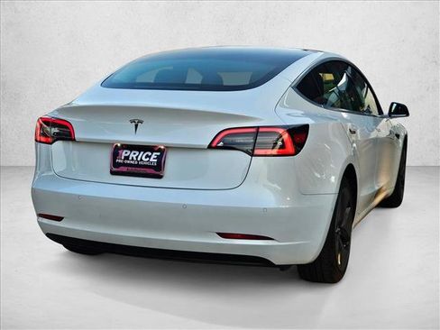 Used 2020 Tesla Model 3 Standard Range Plus RWD image 4