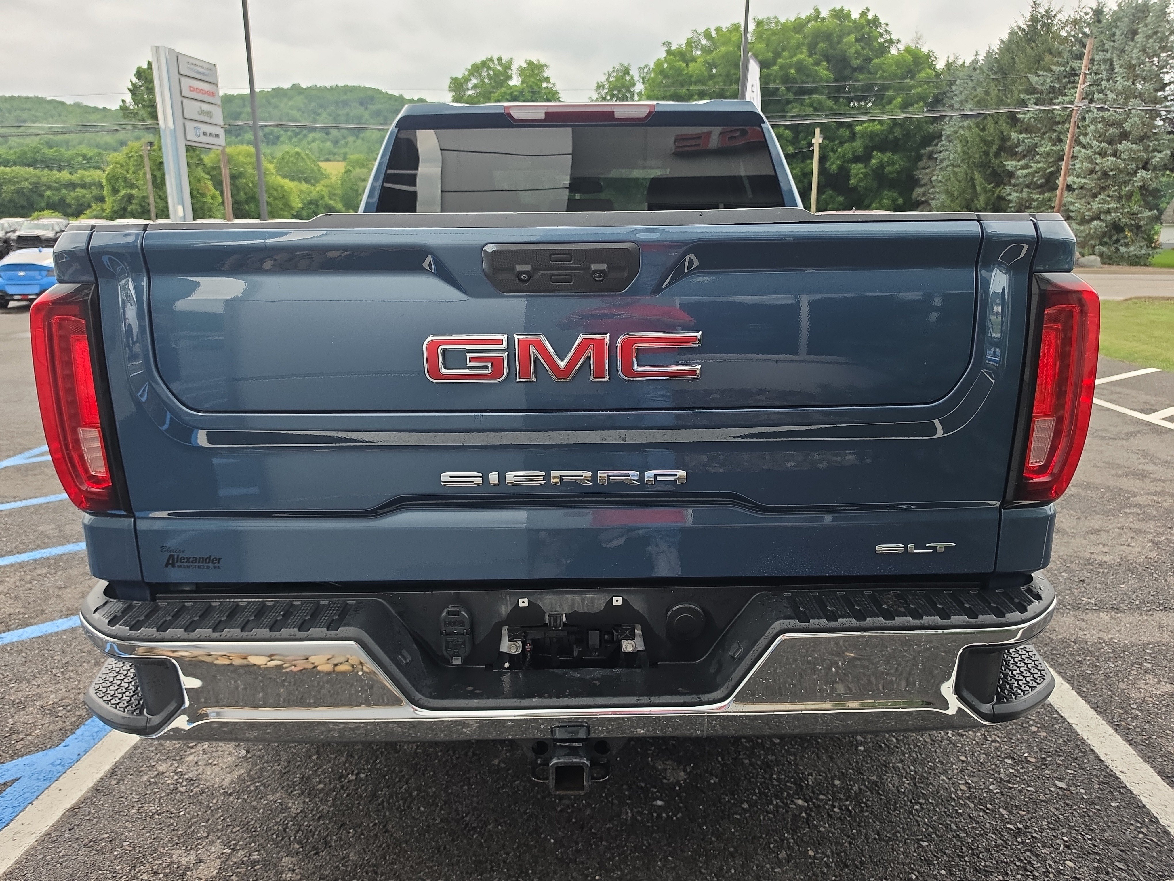 Used 2024 GMC Sierra 1500 SLT AWD/4WD image 4