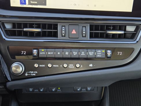 New 2025 Lexus ES 350 w/ Premium Package image 14