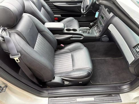Used 2005 Ford Thunderbird RWD image 12