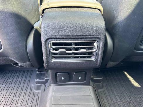 Used 2023 Lincoln Corsair Reserve AWD/4WD image 15