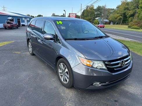 Used 2014 Honda Odyssey Touring image 3