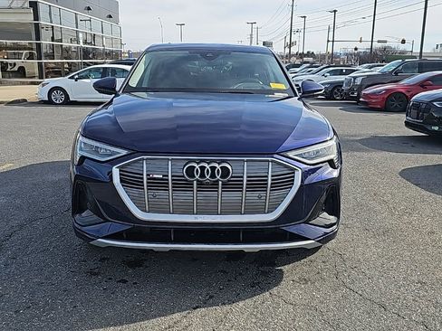 Used 2022 Audi e-tron Prestige w/ Prestige Package image 16