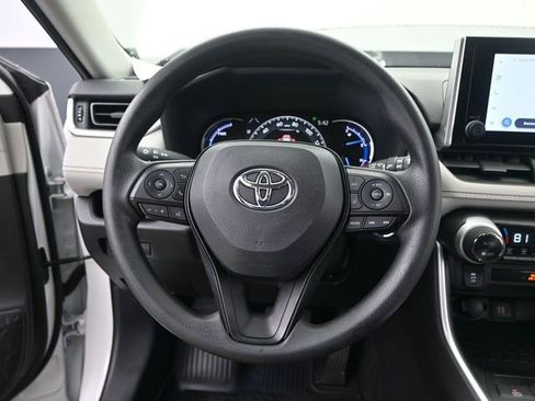 Used 2023 Toyota RAV4 XLE image 7