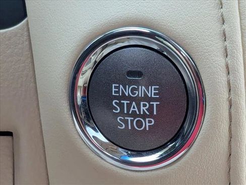 Used 2013 Lexus LX 570 4WD w/ Luxury Pkg image 13