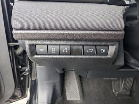 Used 2025 Toyota Camry LE FWD image 34