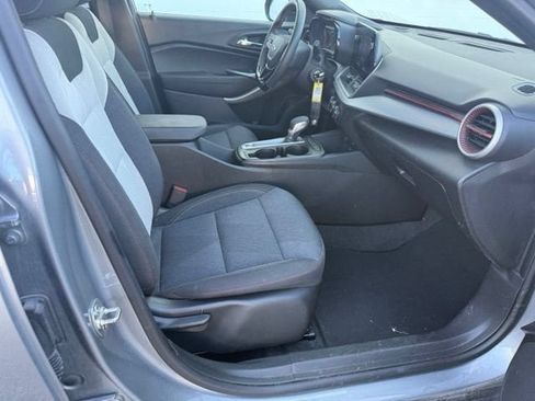Used 2025 Chevrolet Trax RS w/ Driver Confidence Package FWD image 13
