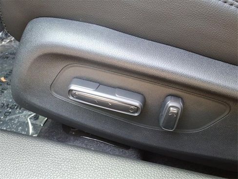 New 2025 Acura Integra image 12