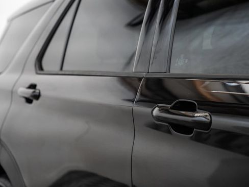 Used 2022 Ford Explorer XLT w/ Equipment Group 202A AWD/4WD image 18