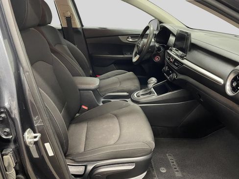 Used 2019 Kia Forte LXS FWD image 9