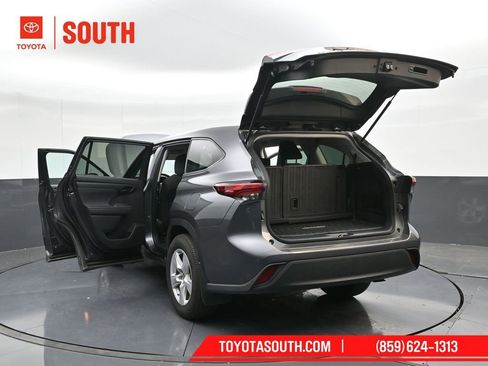 Used 2023 Toyota Highlander L image 59