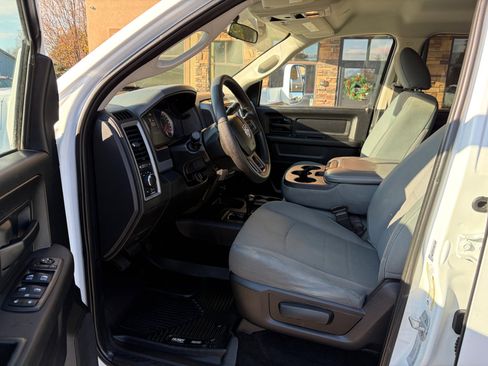 Used 2017 RAM 3500 Tradesman w/ Chrome Appearance Group image 4