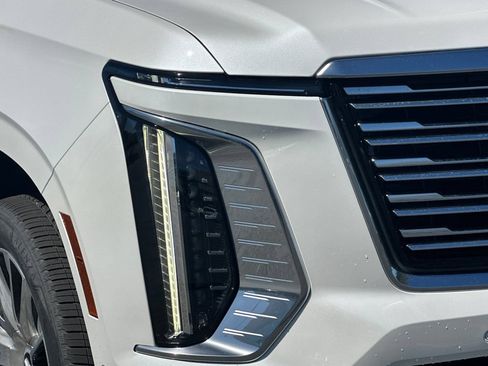 Certified 2025 Cadillac Escalade ESV Premium Luxury Platinum AWD/4WD image 46