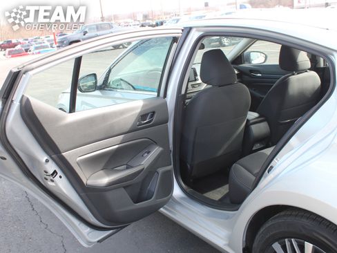 Used 2024 Nissan Altima 2.5 SV image 19