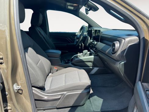 Used 2023 Chevrolet Colorado Trail Boss w/ Technology Package image 15