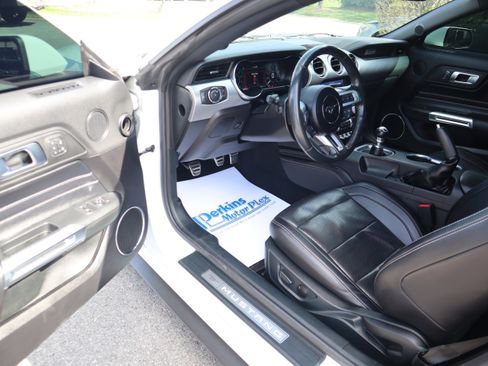 Used 2022 Ford Mustang GT Premium w/ Equipment Group 401A RWD image 3