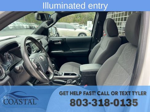 Used 2017 Toyota Tacoma TRD Off-Road w/ Premium & Technology Package image 9