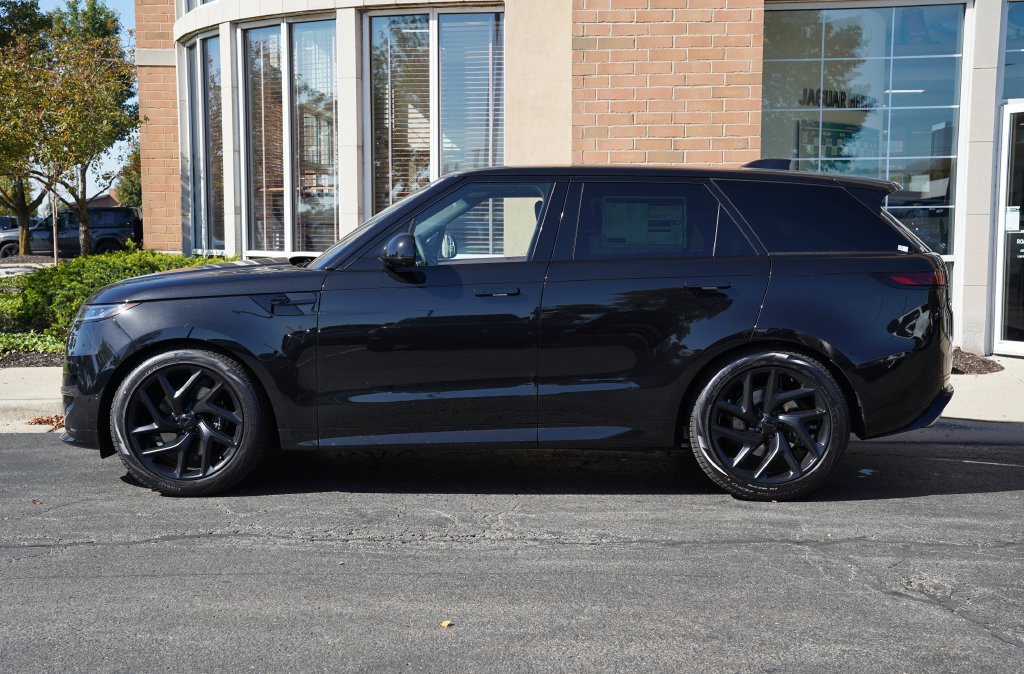 New 2027 Land Rover Range Rover Sport Dynamic SE AWD/4WD image 2
