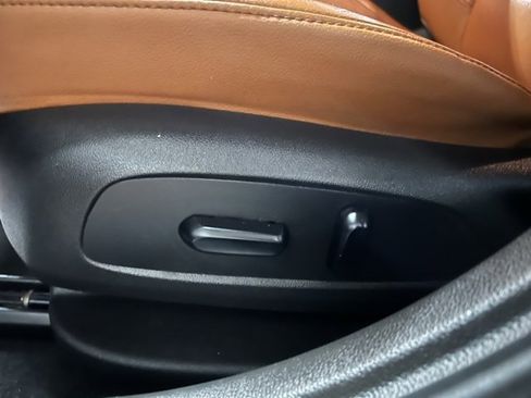 Used 2017 Chevrolet Cruze Premier image 16