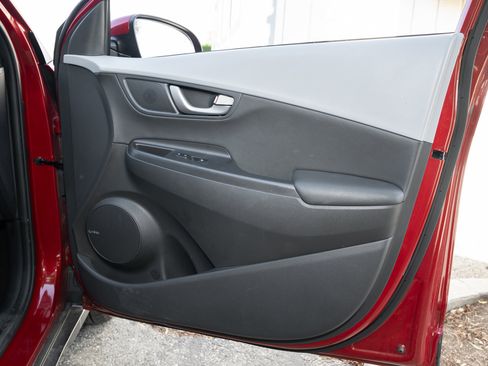 Used 2021 Hyundai Kona Ultimate image 47