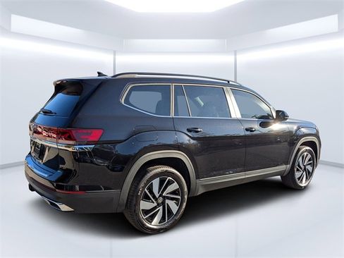 New 2026 Volkswagen Atlas SE image 3