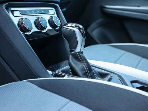 New 2026 Volkswagen Taos S image 33