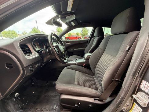 Used 2019 Dodge Charger SXT w/ Blacktop Package AWD/4WD image 17