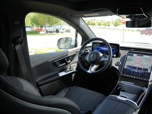 New 2025 Mercedes-Benz EQE 350+ 4MATIC SUV image 19