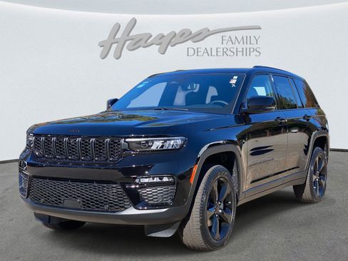 New 2025 Jeep Grand Cherokee Limited w/ Luxury Tech Group II image 15
