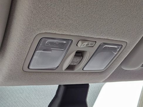 Used 2026 Hyundai Venue SEL FWD image 27