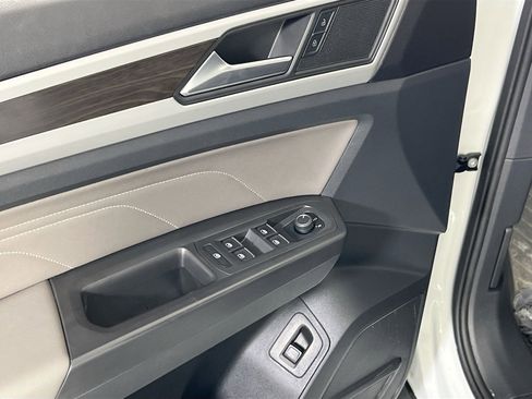 Used 2023 Volkswagen Atlas SE image 17