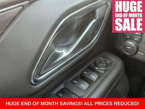 Used 2024 Chevrolet Suburban LT image 34