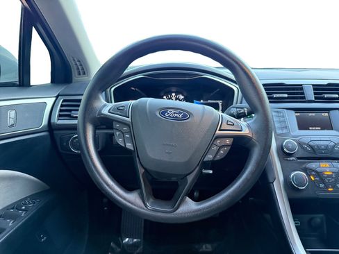 Used 2018 Ford Fusion S image 12