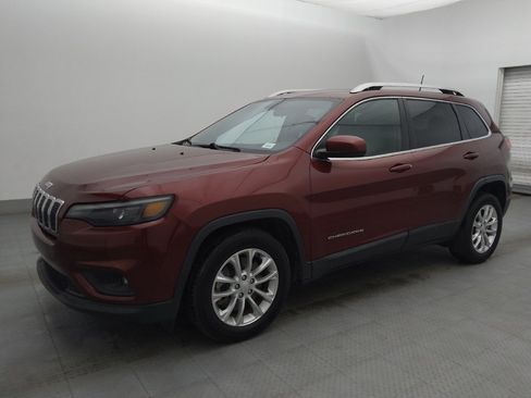 Used 2019 Jeep Cherokee Latitude w/ Popular Appearance Group image 2