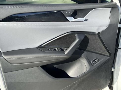 New 2026 Volkswagen Tiguan SE R-Line image 9