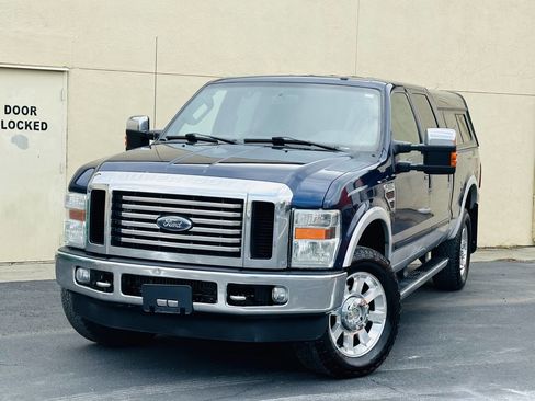 Used 2010 Ford F350 Lariat image 3