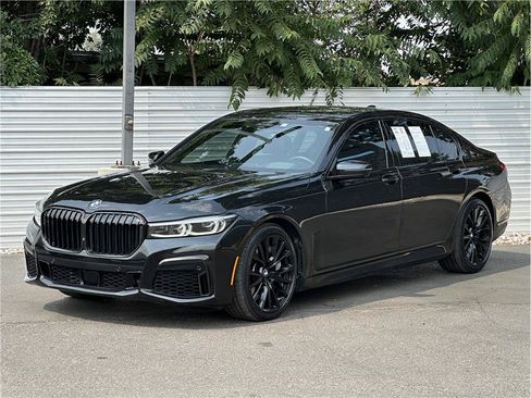 Used 2022 BMW 750Li xDrive AWD/4WD image 6