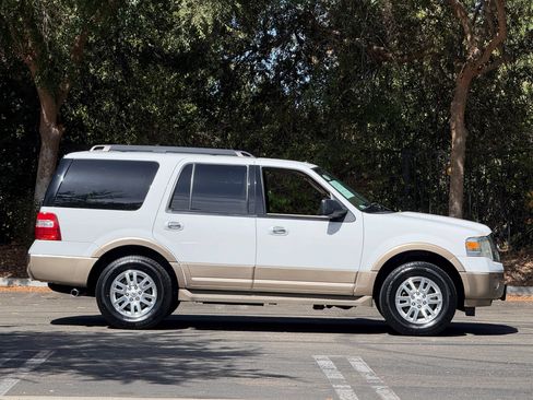 Used 2014 Ford Expedition XLT w/ Equipment Group 201A RWD image 6
