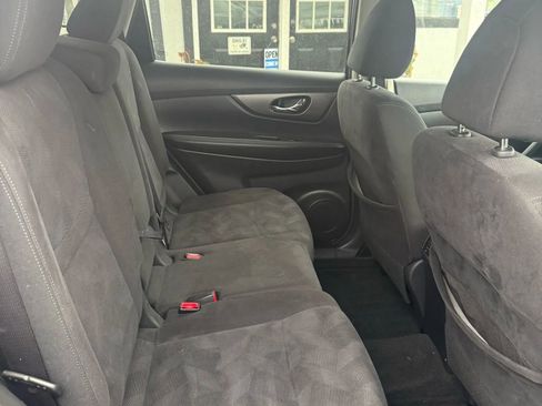 Used 2015 Nissan Rogue SV image 8