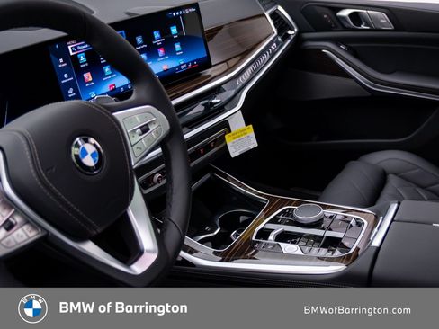 New 2027 BMW X7 xDrive40i w/ Premium Package AWD/4WD image 2